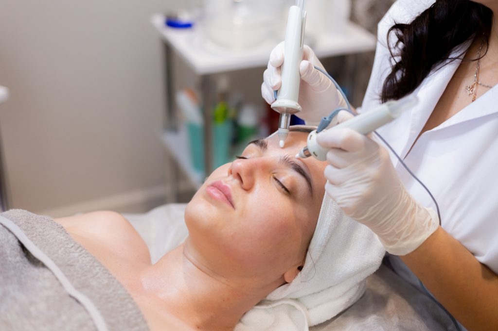 Best HydraFacial in Dubai | Advanced Skin Rejuvenation at HMS Fat Freezing